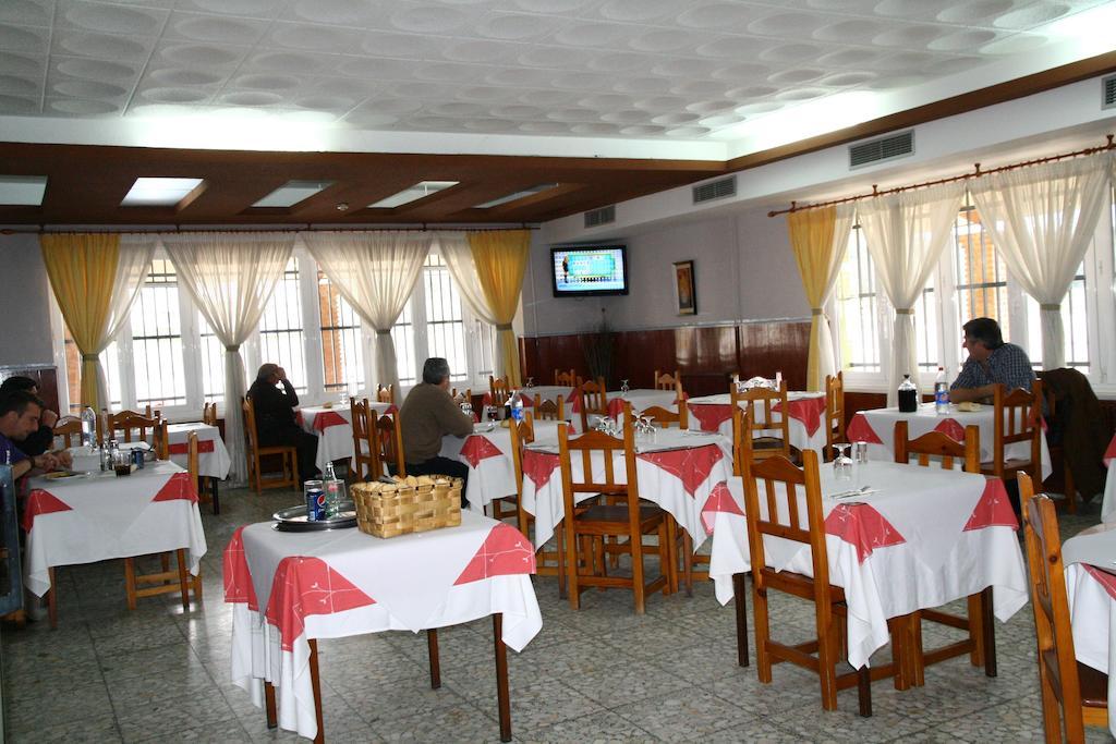 Hostal Asturias Hotel Jarilla Luaran gambar