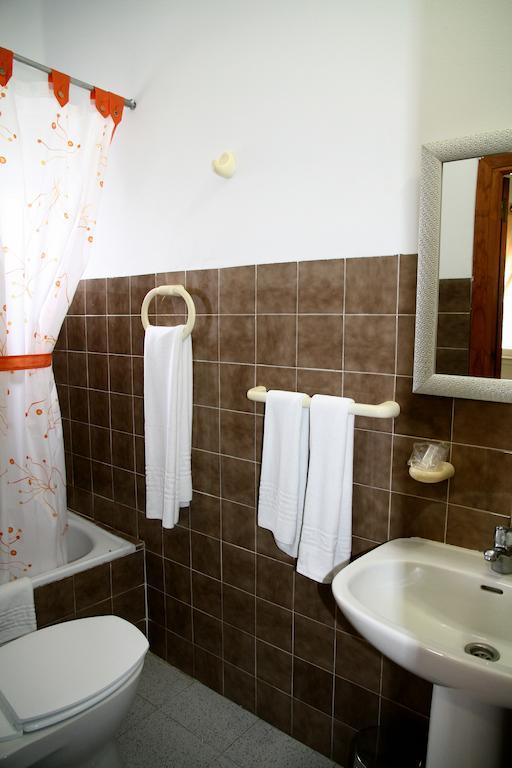 Hostal Asturias Hotel Jarilla Bilik gambar