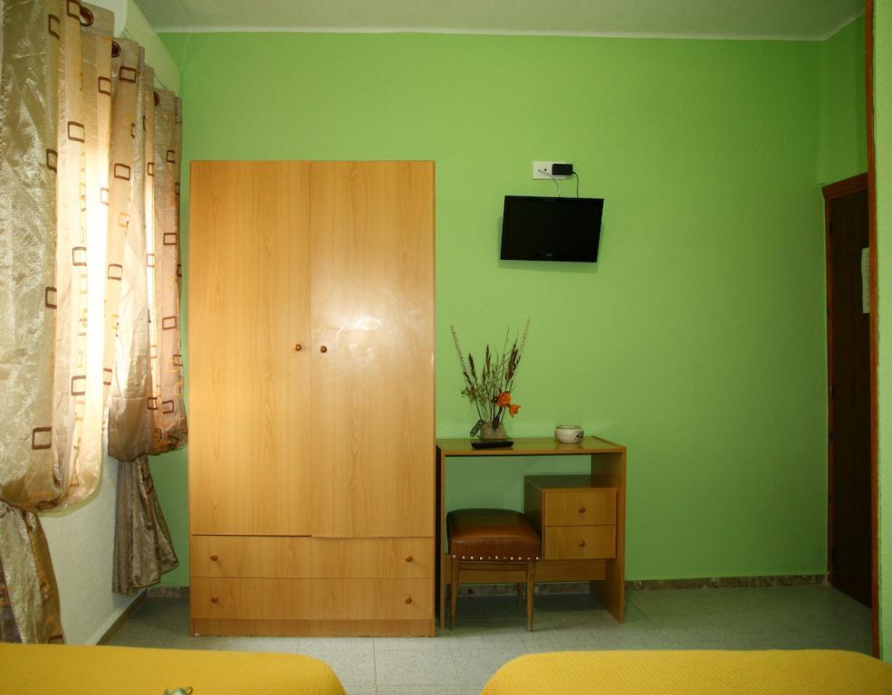 Hostal Asturias Hotel Jarilla Luaran gambar