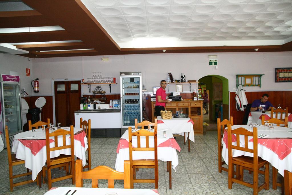 Hostal Asturias Hotel Jarilla Luaran gambar